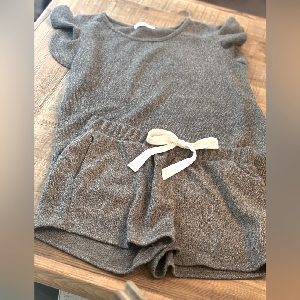 Perfect Peach Leisure Shorts | Top Set. Comfortable | Olive Brown Women’s Sz-S